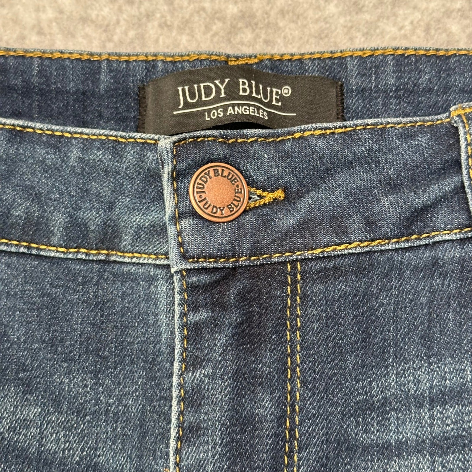 Judy Blue Relaxed Fit Distressed Medium Wash Denim Jeans Women Size 32