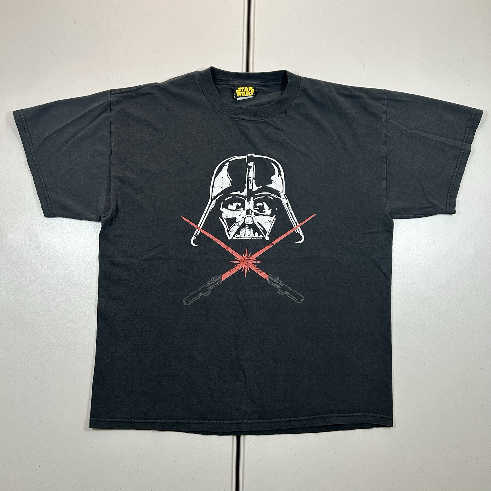 Vintage y2k Star Wars Darth Vader Graphic T Shirt Size Large Helmet Anakin Sith