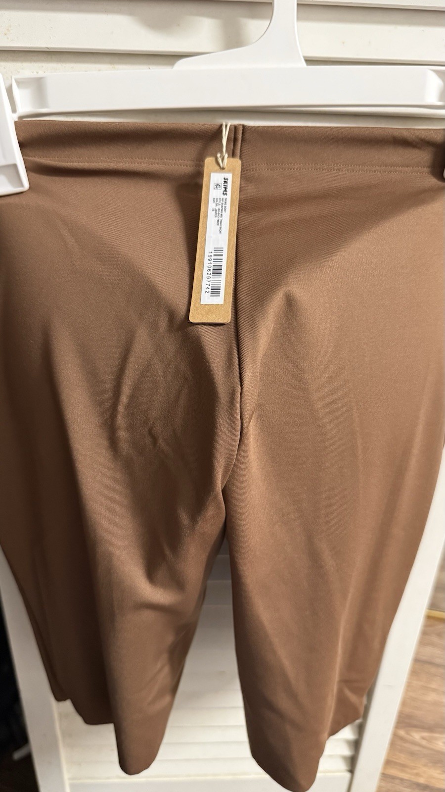 Skims Body – Hip shaping mid Thigh short, color: JASPER size: XS