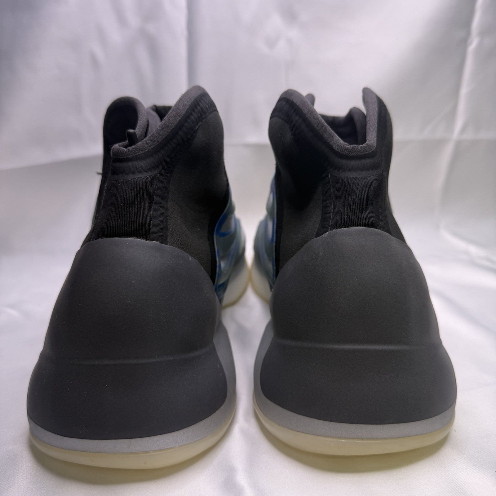 adidas Yeezy Quantum Basketball Mens 9.5 Blue Sneakers Athletic Shoes GZ8872