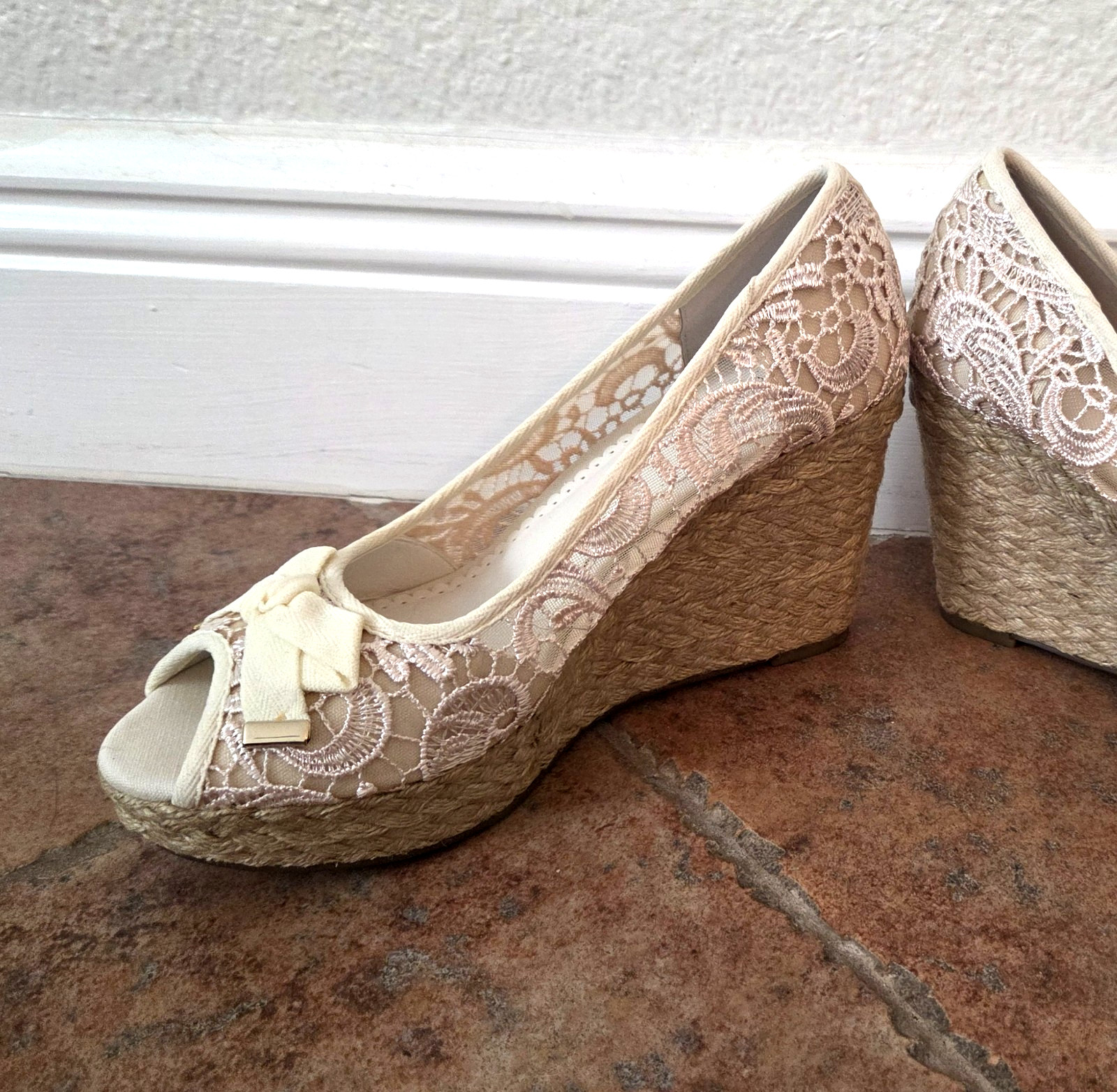 New: Kelly & Katie Belinda Wedge Heels -Cream- Size 7.5