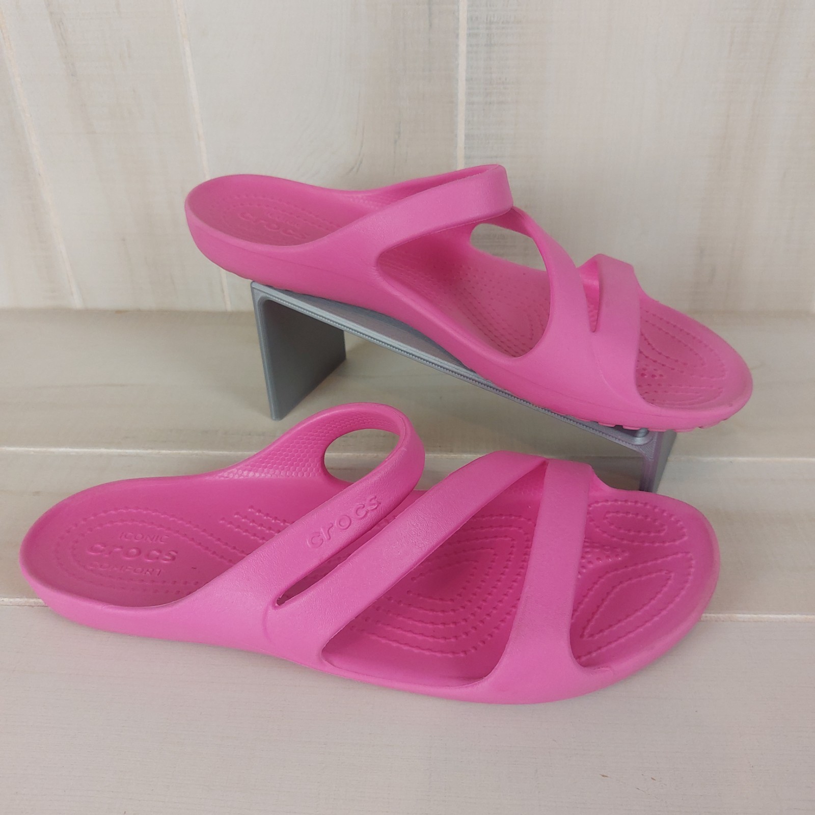Crocs Kadee II Strappy Sandals Hot Pink Flip Flops Womens 9 Beach Iconic Comfort
