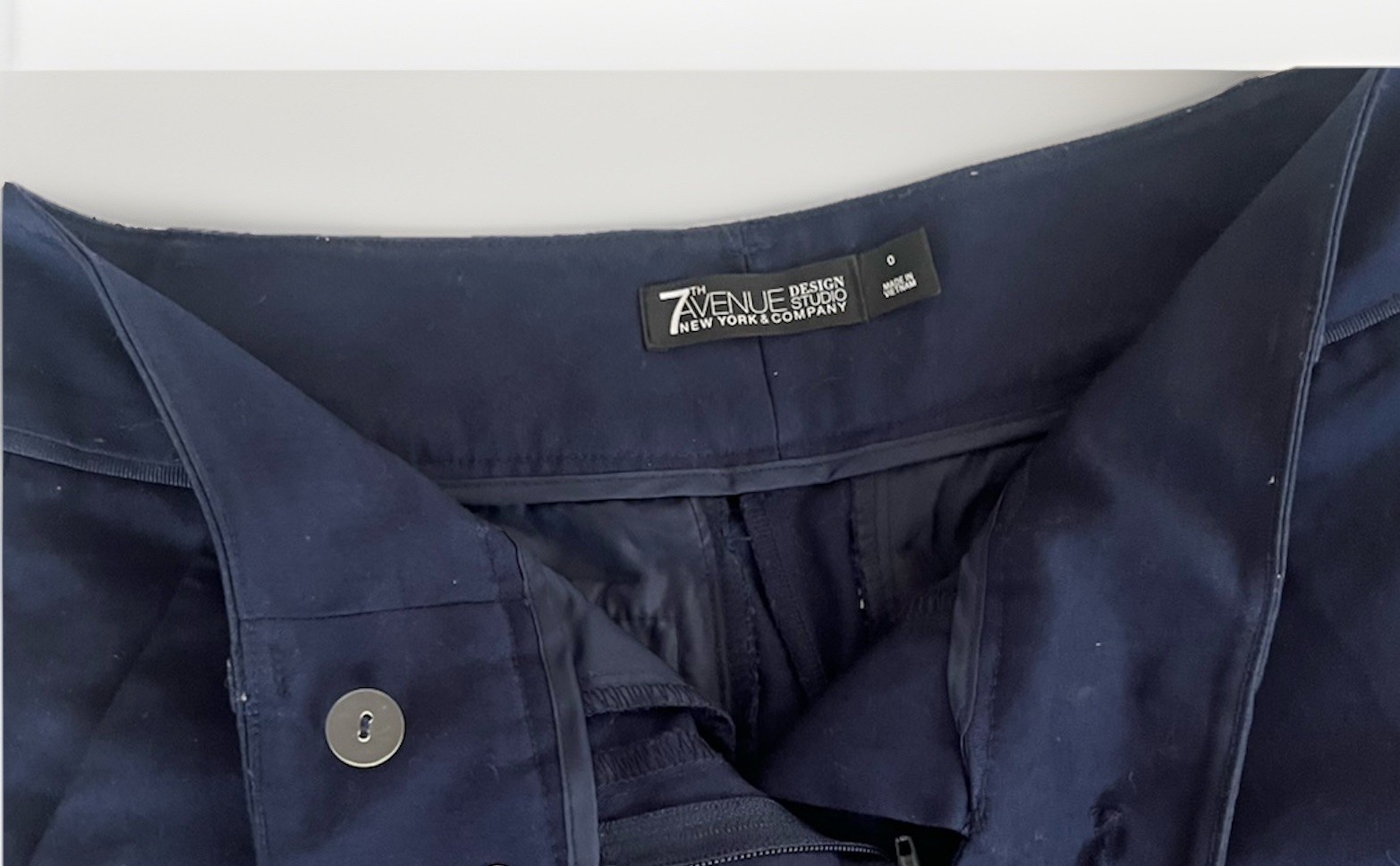 7th Avenue Design Studio New York & Company Navy Blue Chino Shorts Size 0