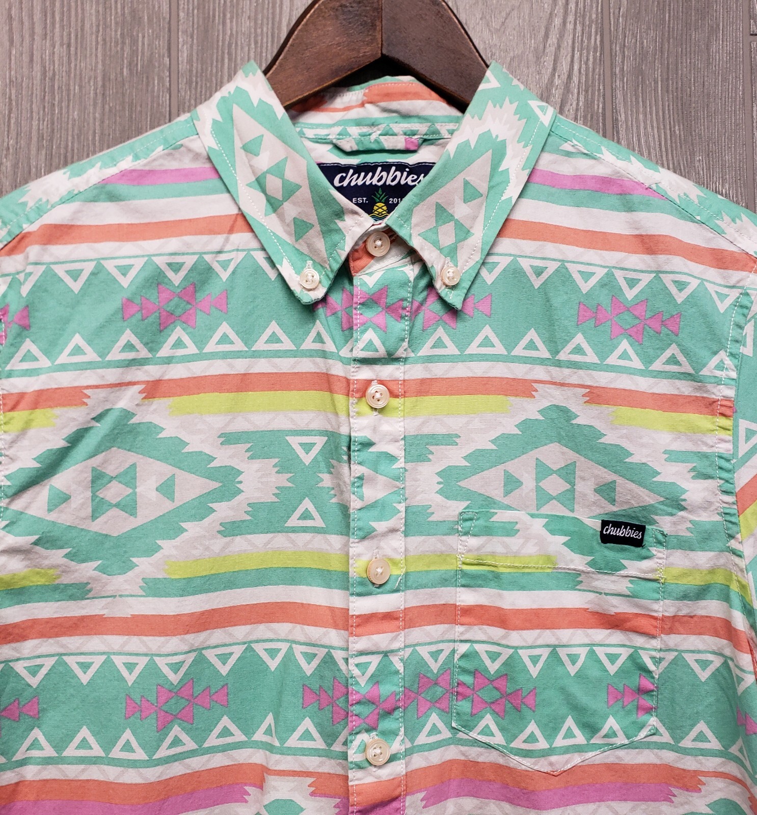 Chubbies Shirt Mens Small Reg Fit Button Down Aztec Southwestern Stretch Logo SS