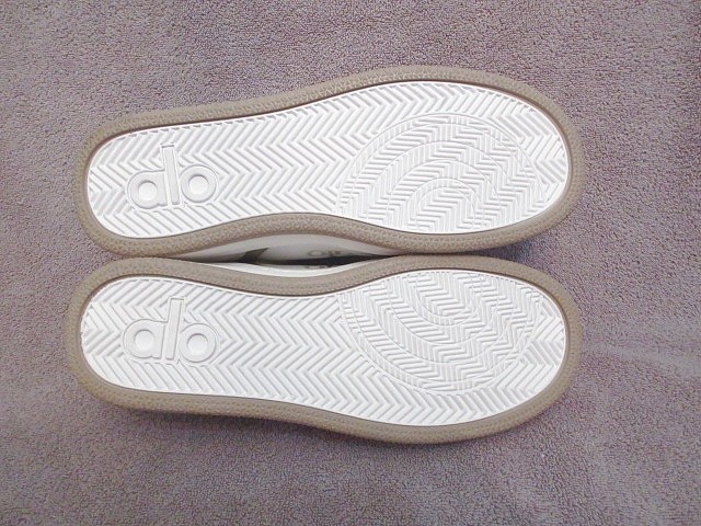 ALO Recovery Mode Sneaker Womens 10 Comfort Cushioned Foam Vegan Leather Arch