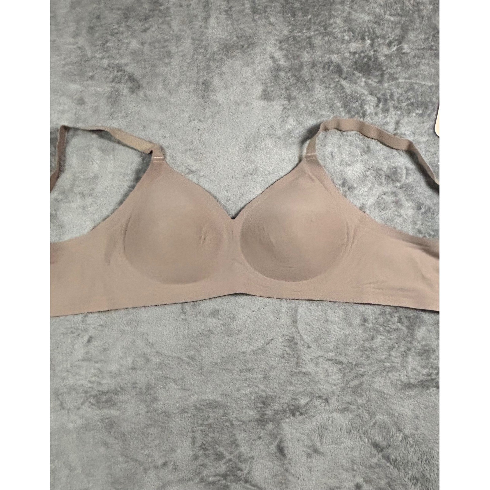 OEAK Women Tan Seamless Wireless Bra Removable Pads Nude Size Medium NWT