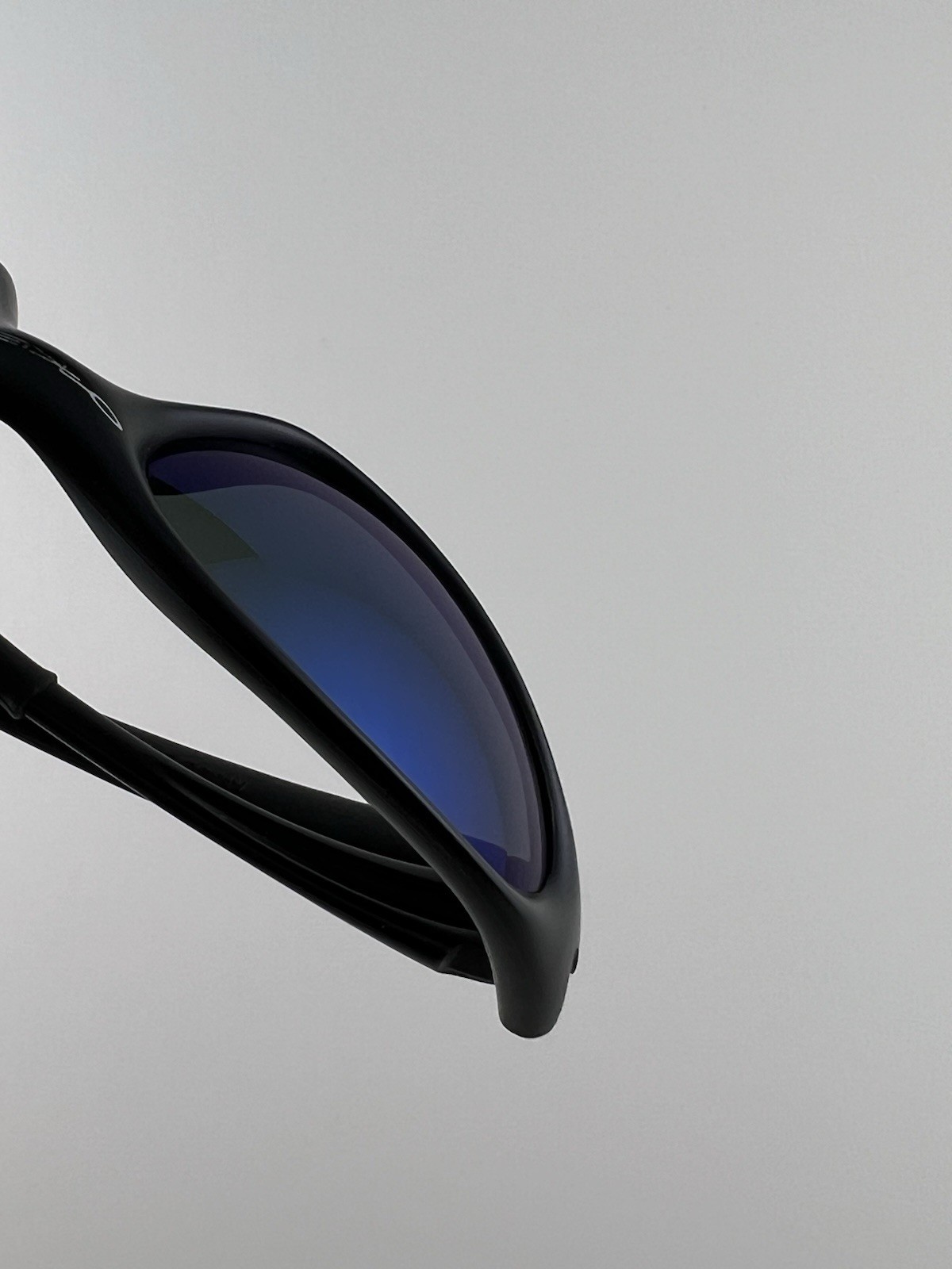 Oakley Minute 1.0 Matte Black Frame Ice Iridium Lens Silver Icons XX RARE