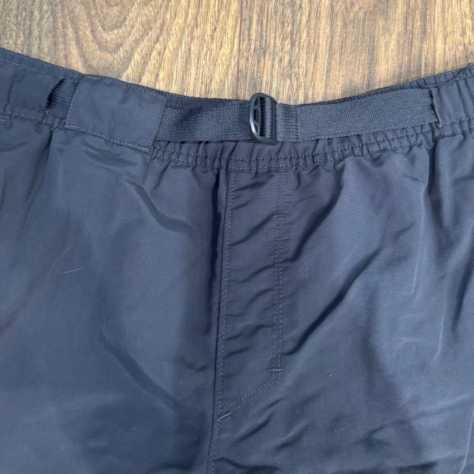 The North Face Mens Medium Black Trail Hiking Shorts Zip Pocket Mesh Lined