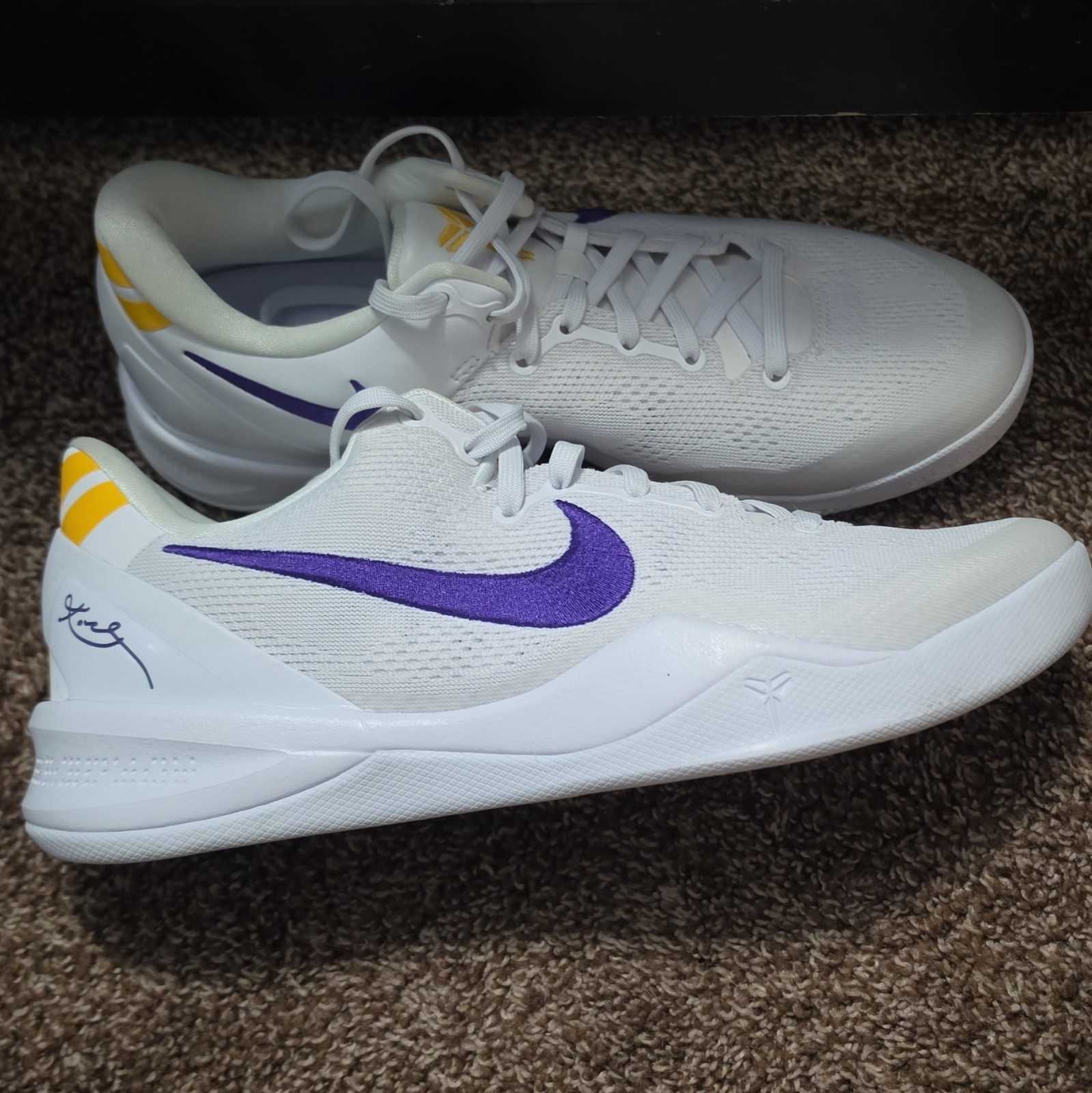Nike Kobe 8 Men’s Low Top Athletic Sneaker Lace-Up White Purple Yellow