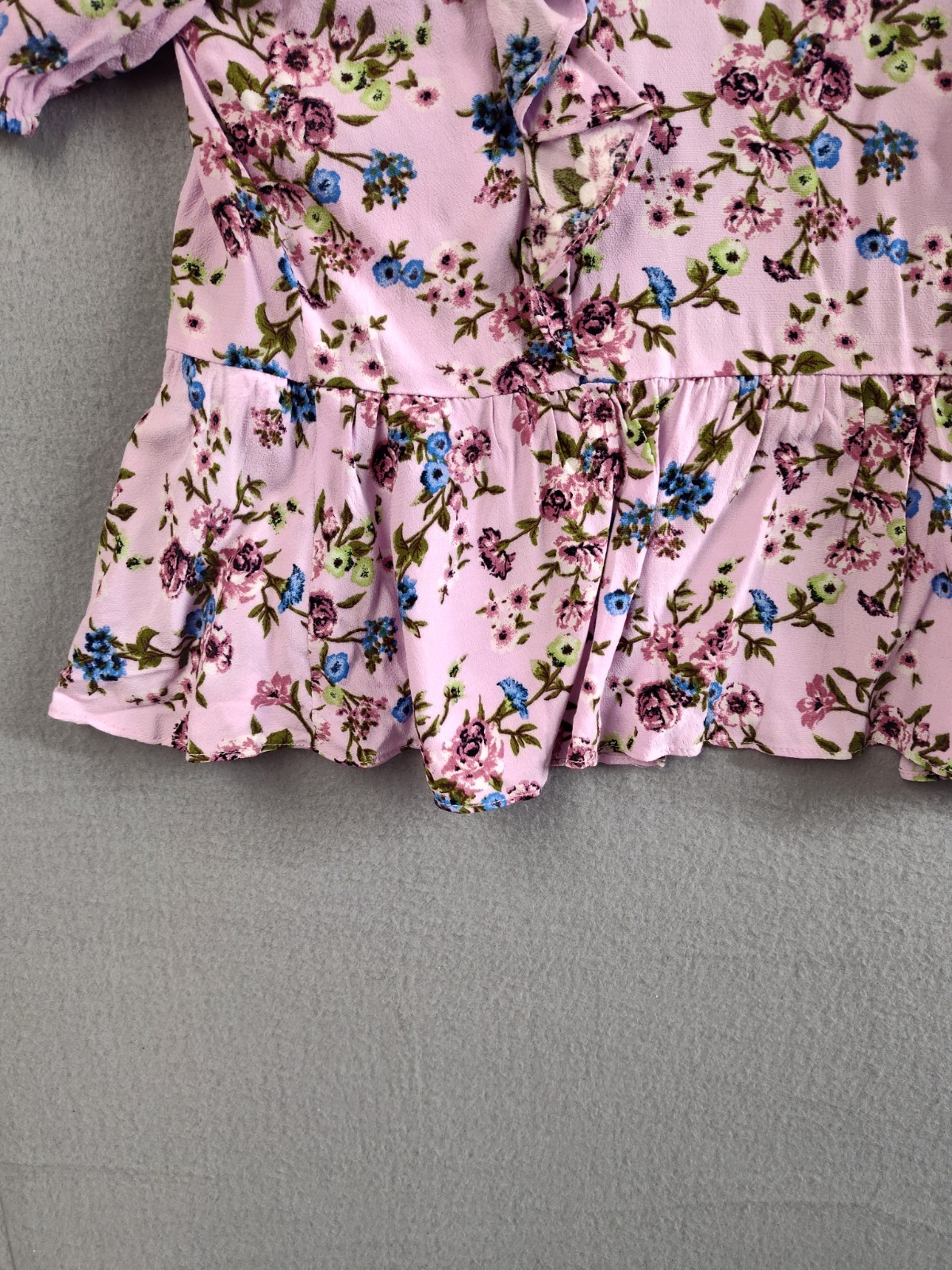 Forever 21 Women Romper M Purple Floral Ruffle Puff Sleeve V Neck Summer Casual
