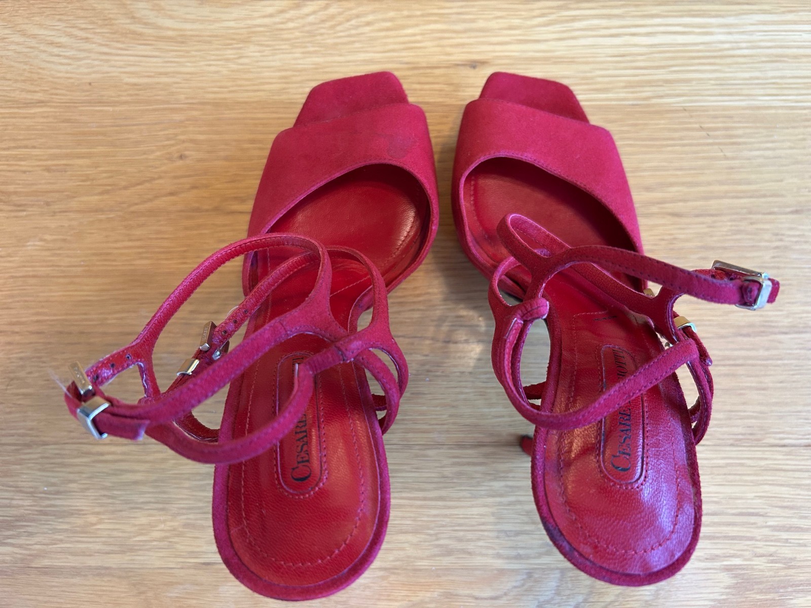 CESARE PACIOTTI Red Suede Platform Sandals Gold-Tone Charm SZ 5 IT 35 Good Cond.