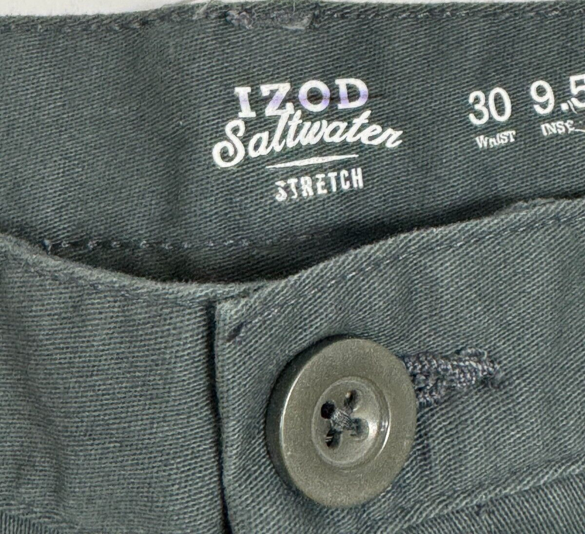 IZOD Saltwater Shorts, 9.5″ Inseam, Men’s Flat Front Casual Comfort Stretch