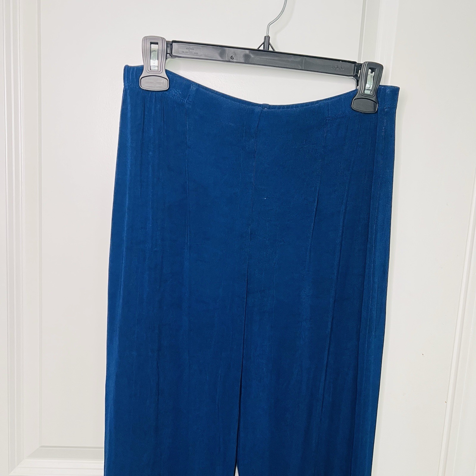 Chicos Travelers Women Straight Leg Pull On Pants Sz 1REG Navy Blue Slinky Knit