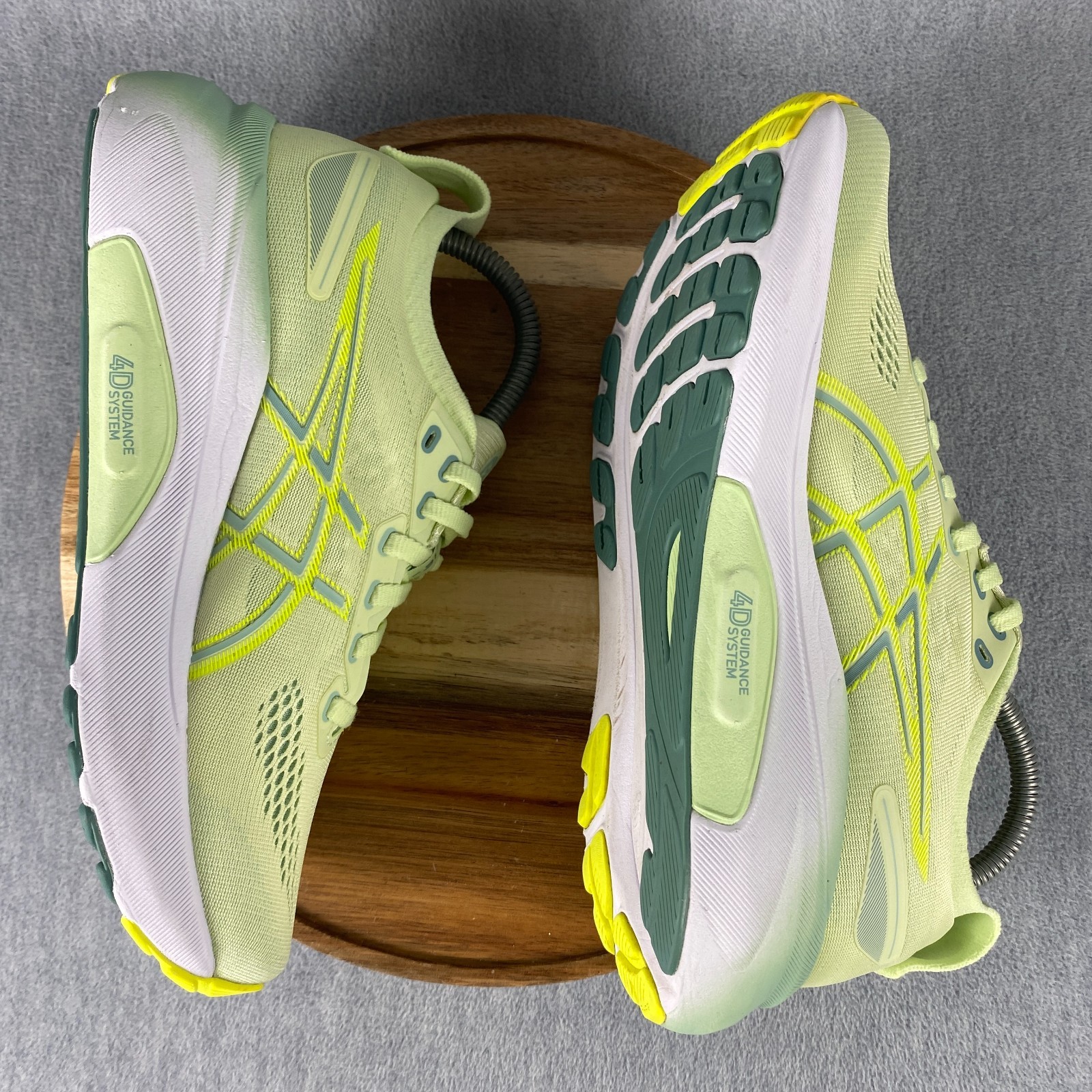 Asics Gel-Kayano 31 Shoes Womens Size 7.5 Lime Green Running Jogging Cool Matcha