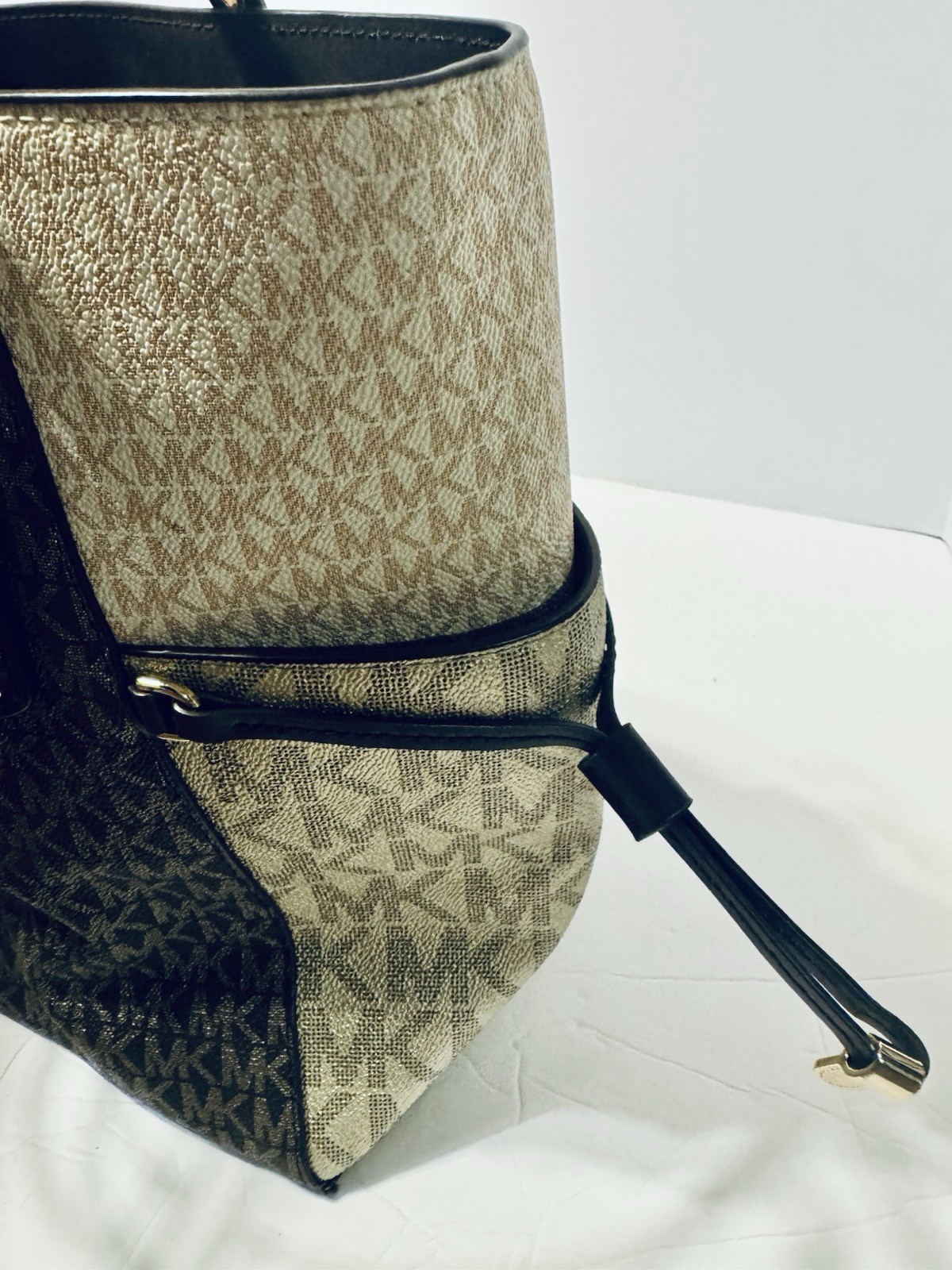 Michael Kors Charlotte Large Logo and Leather Top-Zip Tote Bag – Brown S