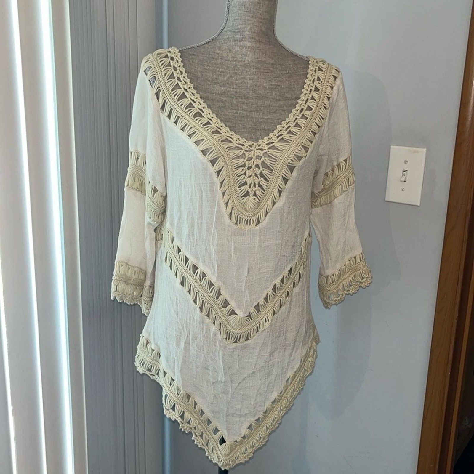 Active Oatmeal Boho Hippie CHIC Feminine Crochet Knit Hi Low Blouse Shirt S/M