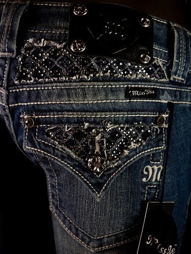 $108 Buckle Miss Me Jeans “Rhinestone Flaps & Yoke” Boot 26 X 32
