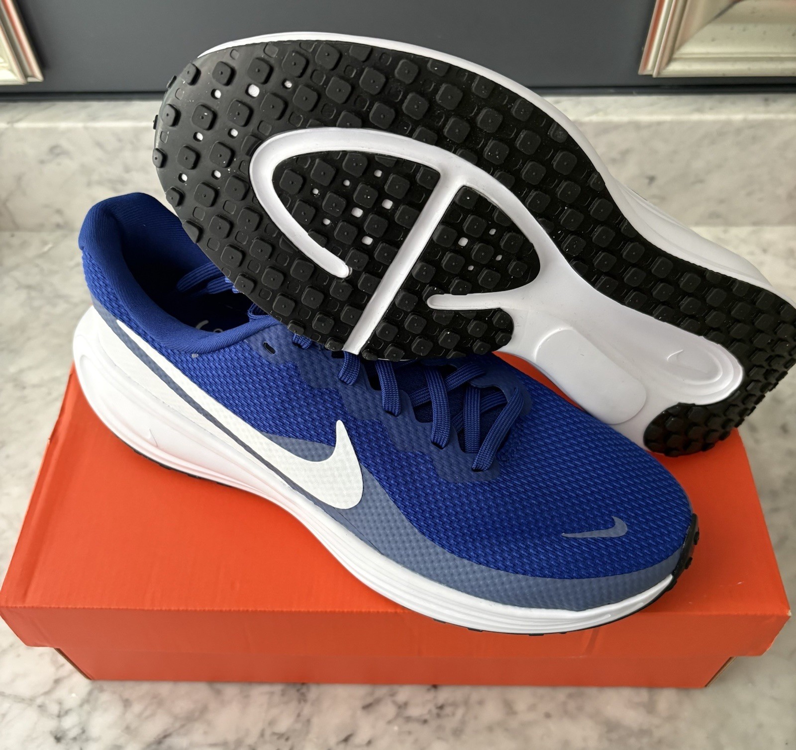 Men’s Size 8 Nike Revolution 8 Deep Royal Blue World Indigo White HJ9198-401