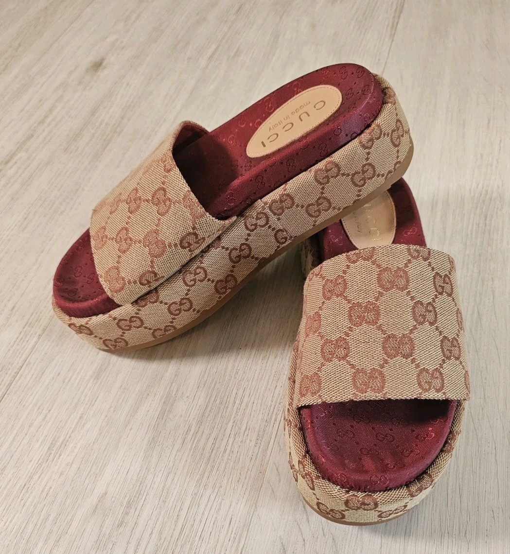 Gucci Angelina Burgundy GG Monogram Logo Platform Slide Sandal EU 37 US 7