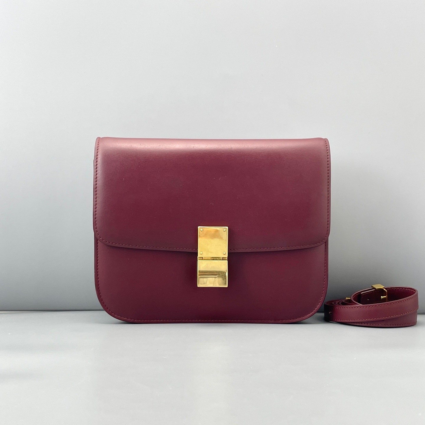 Celine Pre-Owned Authentic Luxury Handbag Burgundy 24*18*7cm