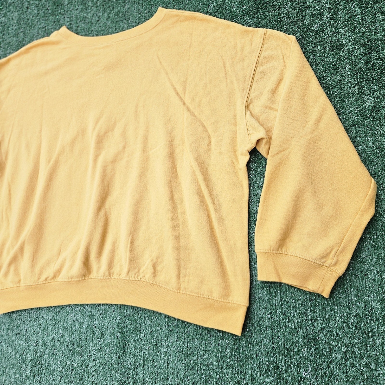 Disney The Lion King Sweatshirt Youth XXL Yellow Hakuna Matata Crewneck Movie