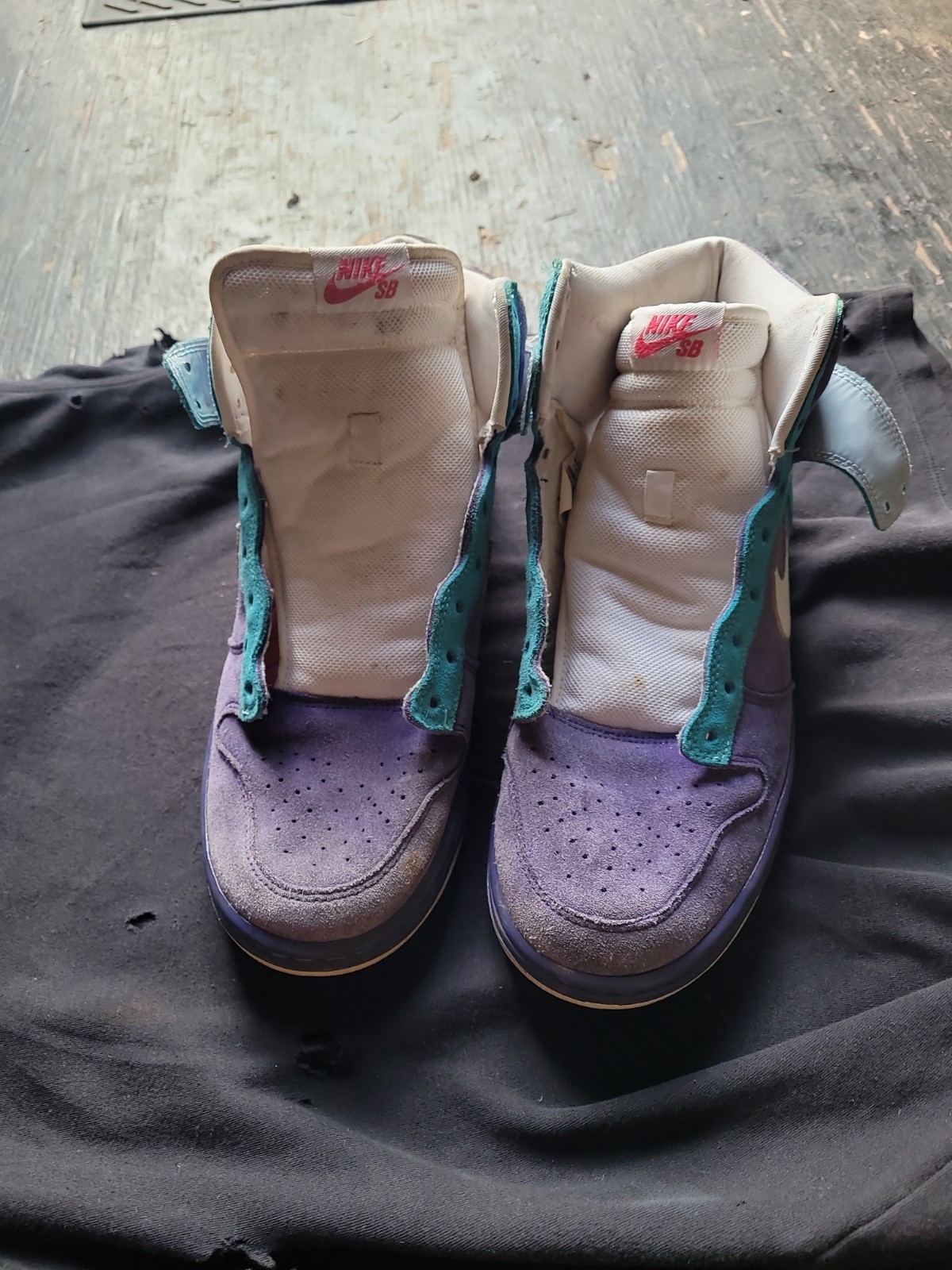 Nike SB Oceanic Airlines Men’s Sneakers Size 9.5