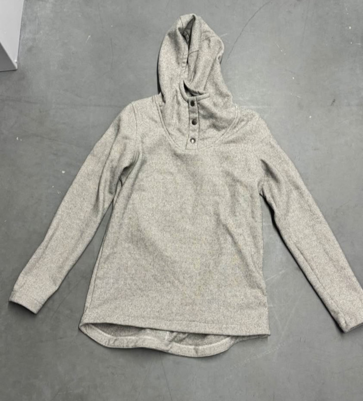 The North Face Women’s Hoodie 1/4 Zip Buttons Size Medium.