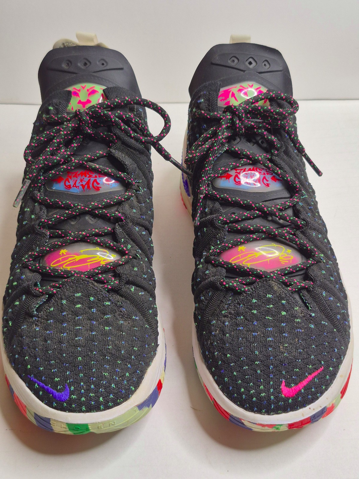 Nike Sneakers Men’s 8.5 LeBron 18 James Gang Multicolor Basketball Shoes
