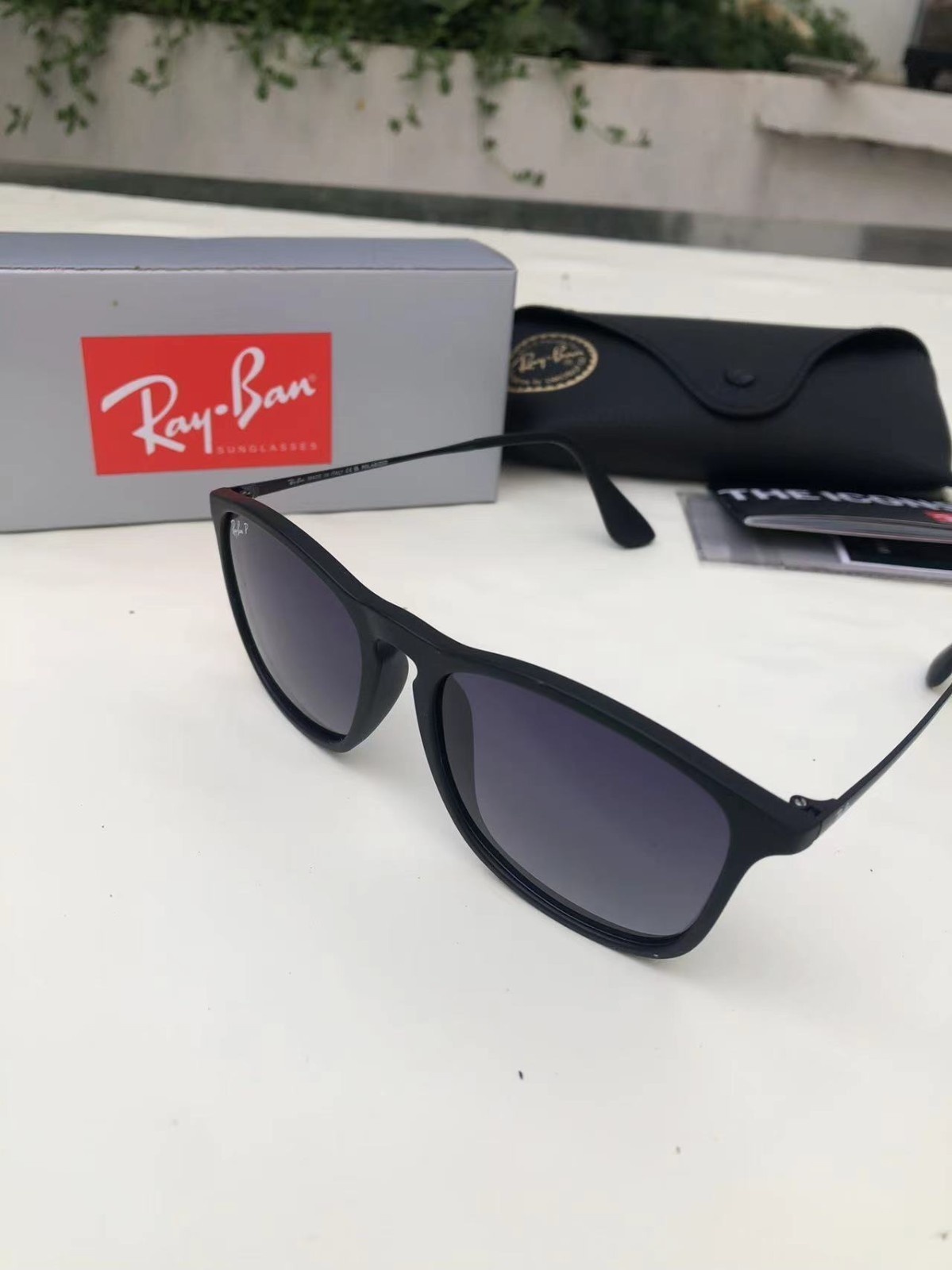 New Ray-Ban Chris RB4187 Polarized 54-18 Sunglasses Matte Black Gradient Grey