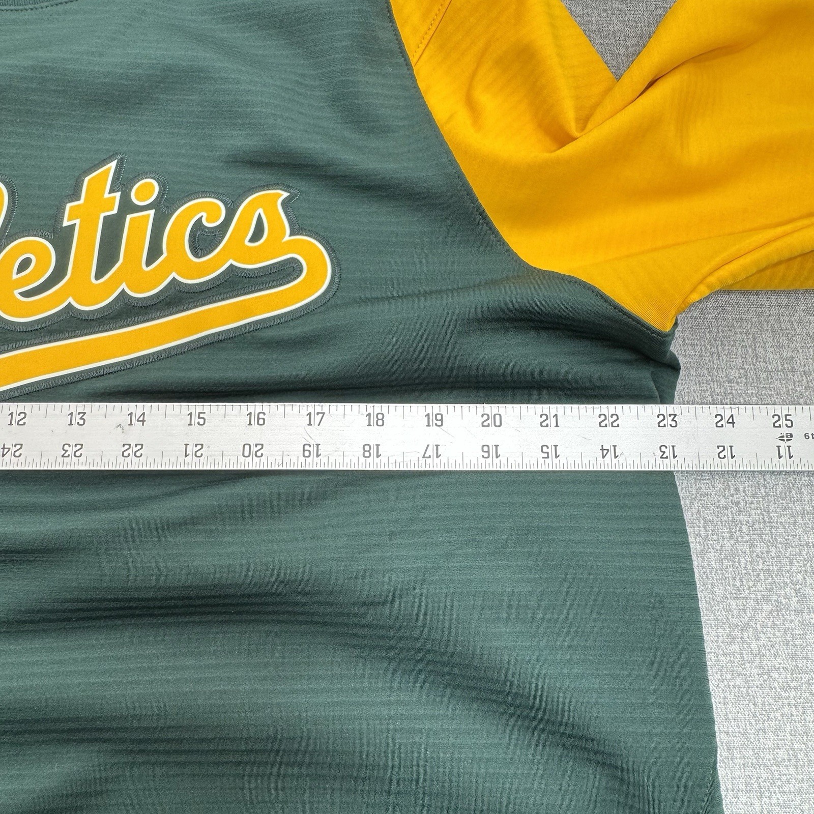Nike Oakland Athletics MLB Dri-Fit Pullover Long Sleeve Shirt Men’s Large Green
