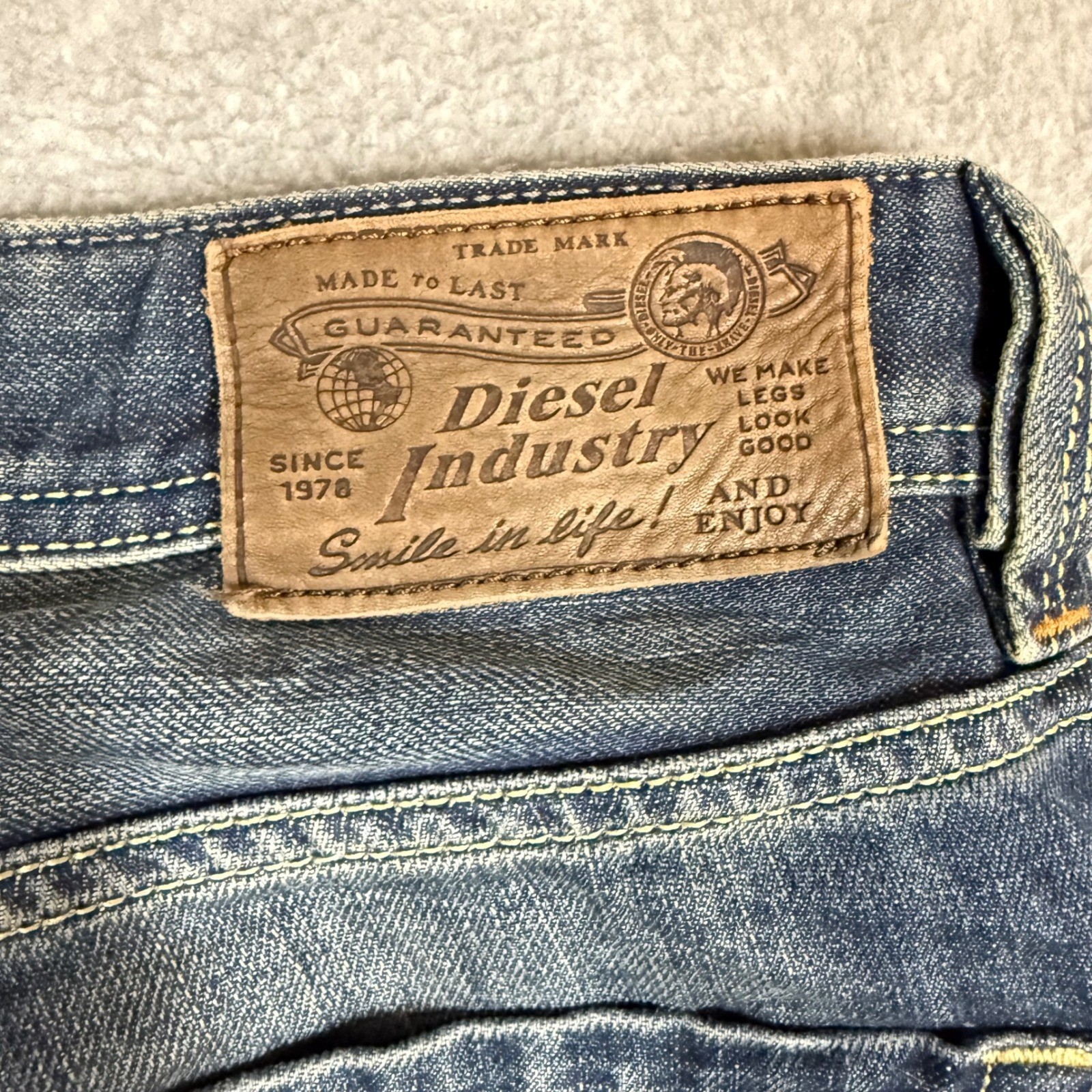 Diesel Industry Mens Straight Leg Blue Denim Jeans 30×32 Button Fly Cotton