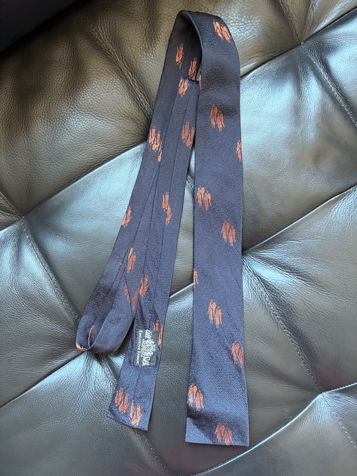 SKINNY SILK TIE Necktie Square Ends Navy Blue w/Bronze Figures 2.25″x58″
