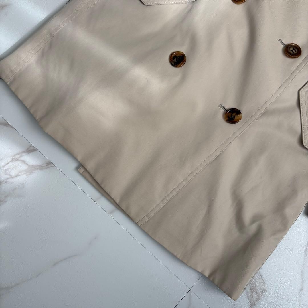 Excellent condition Burberry London Liner Belted Trench Coat White Beige