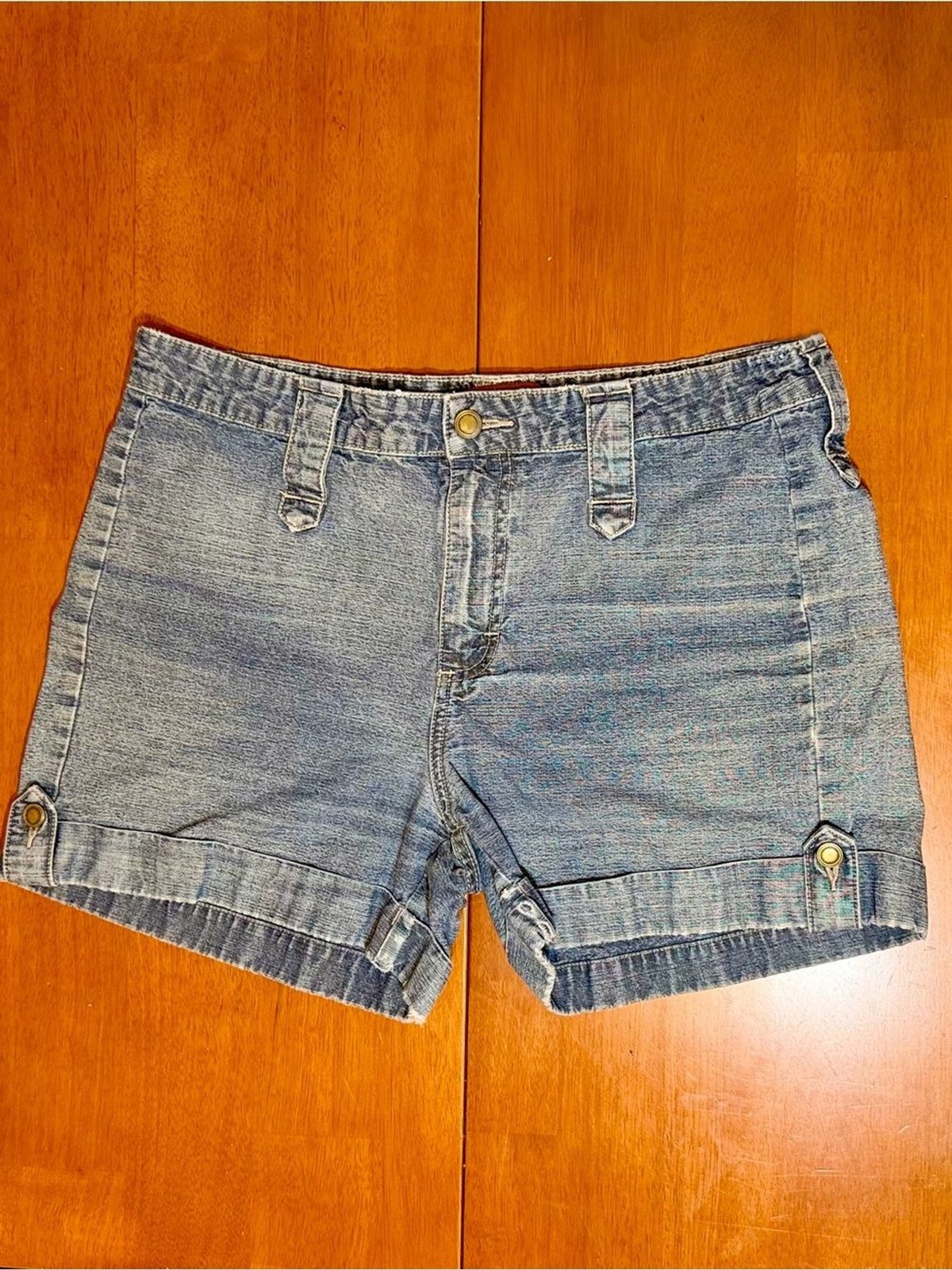 Vintage Lee Y2K Denim Shorts Size 13/14 Wide Belt Loop Button Tab Cuffed 3”