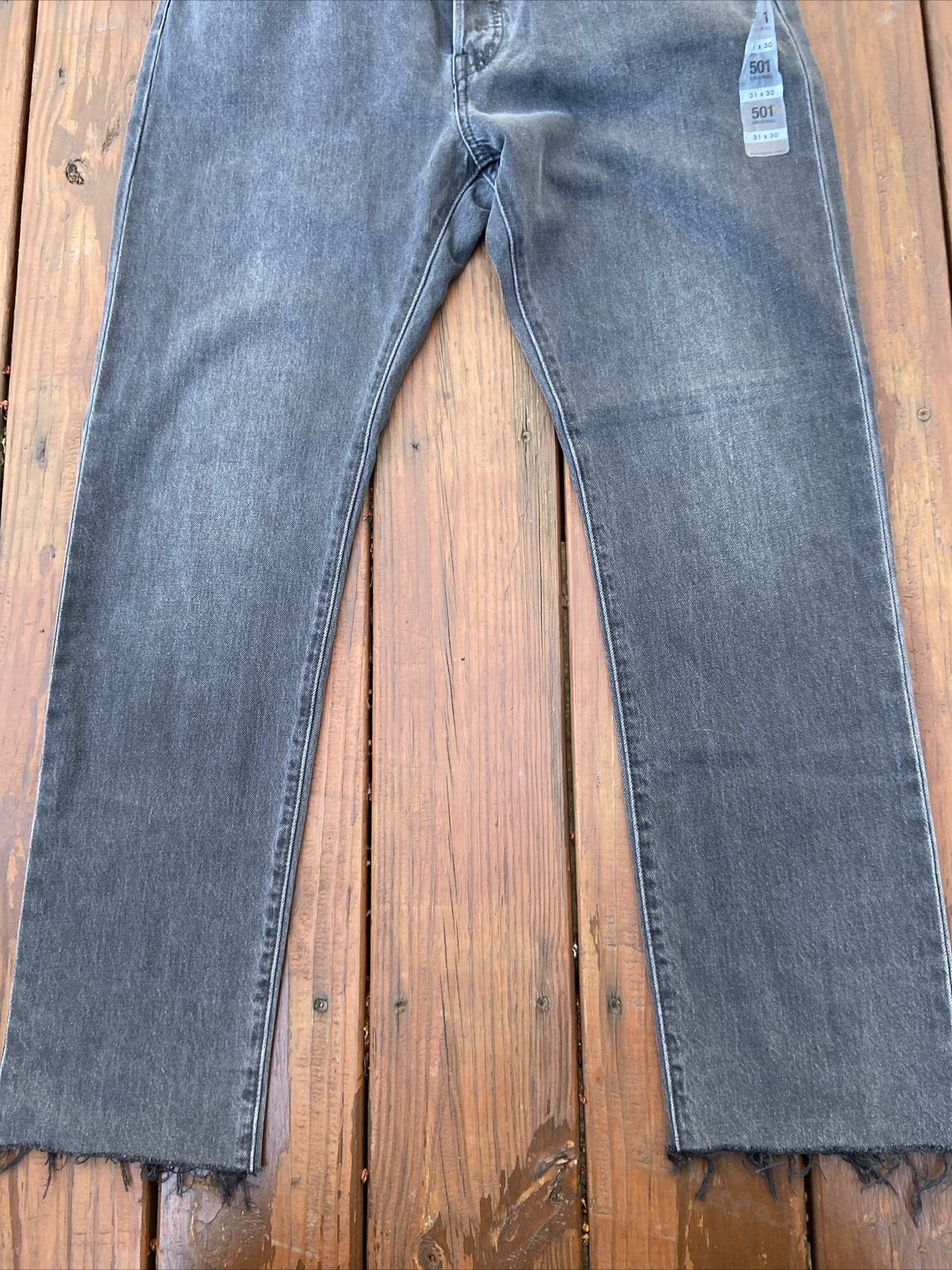 Levi’s 501 Original Straight Leg Cropped Raw Hem Gray Denim Jeans Sixe 31×30 NWT