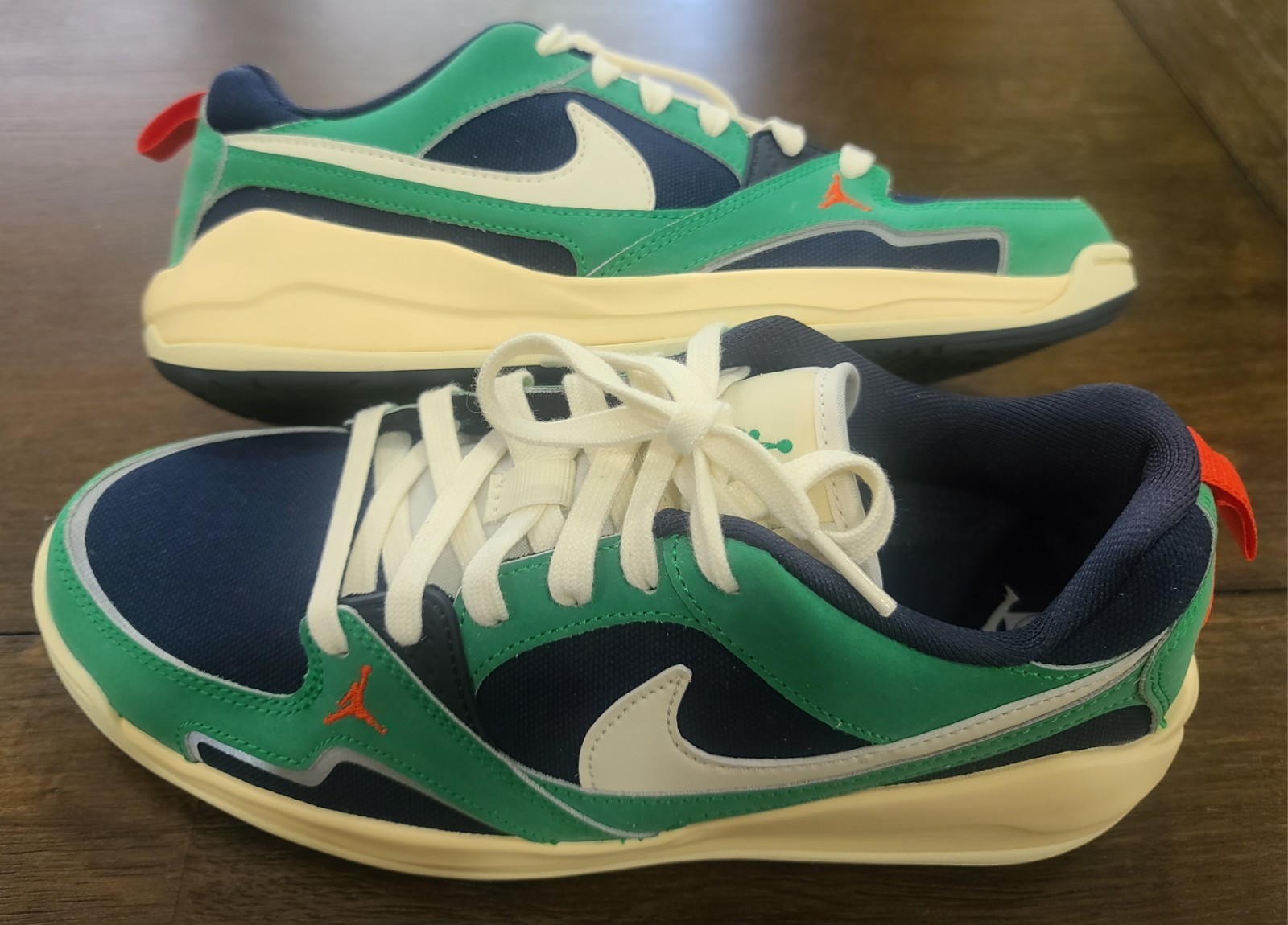 Jordan Men’s CMFT ERA Obsidian/Pale Ivory Green Athletic Sneaker Size 8.5