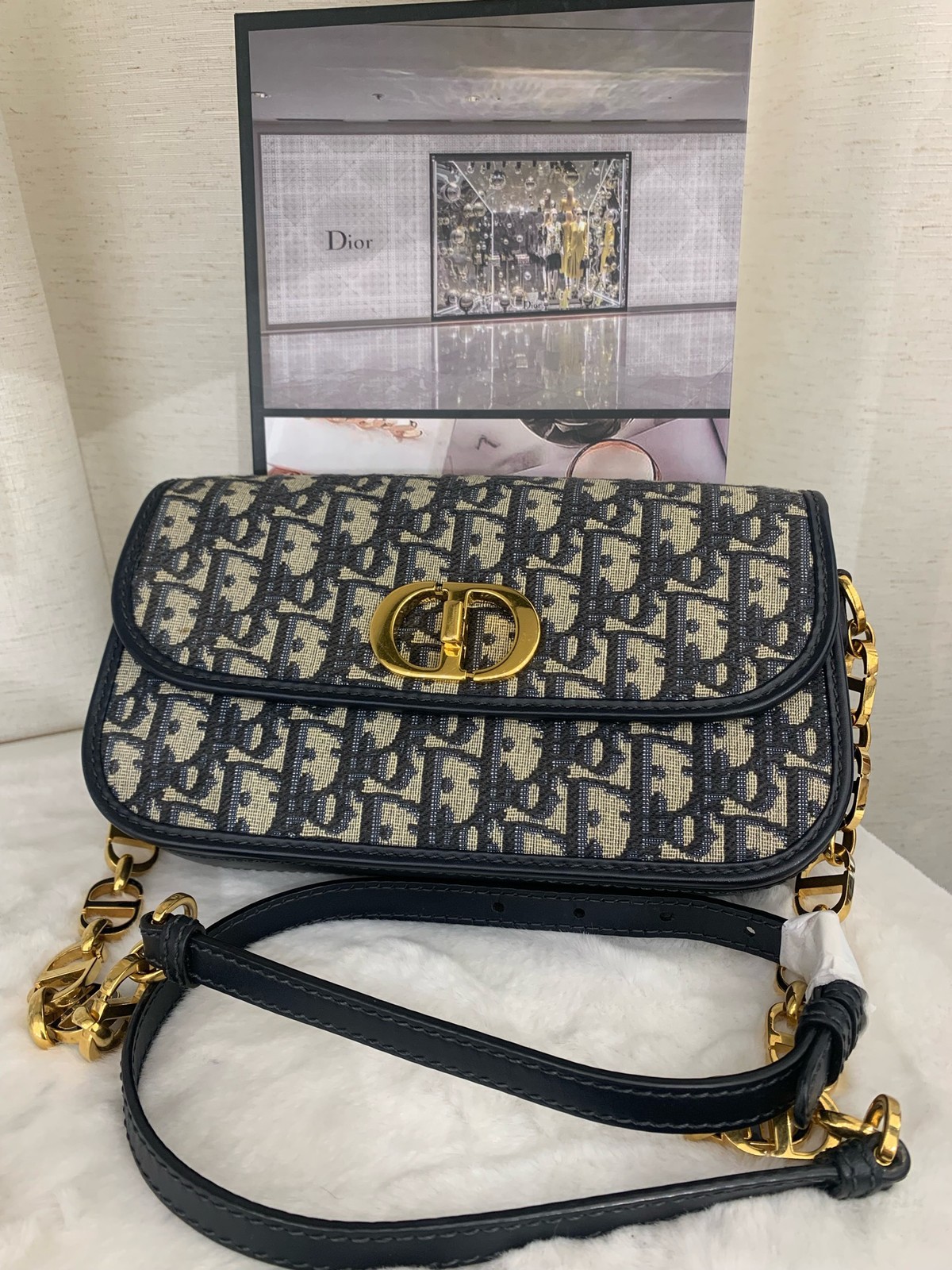 Dior Montaigne 30 presbyllic messenger bag hand (21.5 x 12 x 4)cm