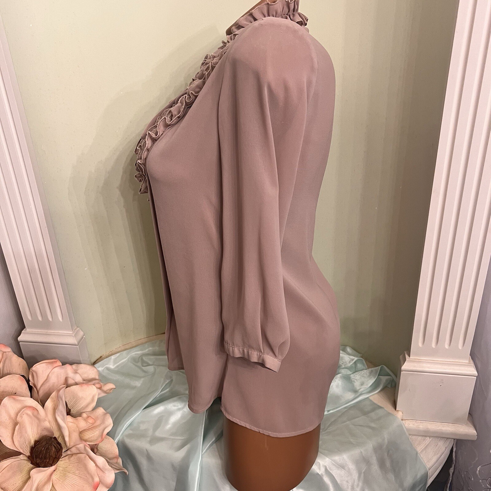 Love Notes Blouse. Sz S. Chiffon Rosey Taupe Color. Ruffled. Tie Neck. B74