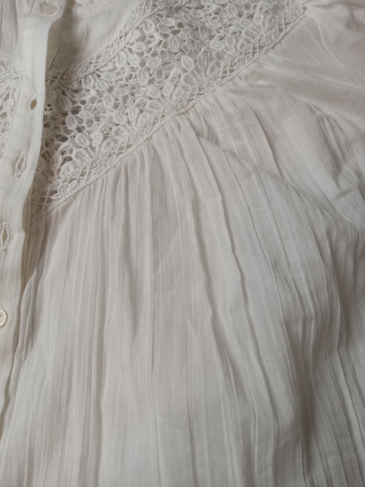 ‘A loves a’ White Lace Blouse, lace , ruffled collar, like Victorian Doen Medium