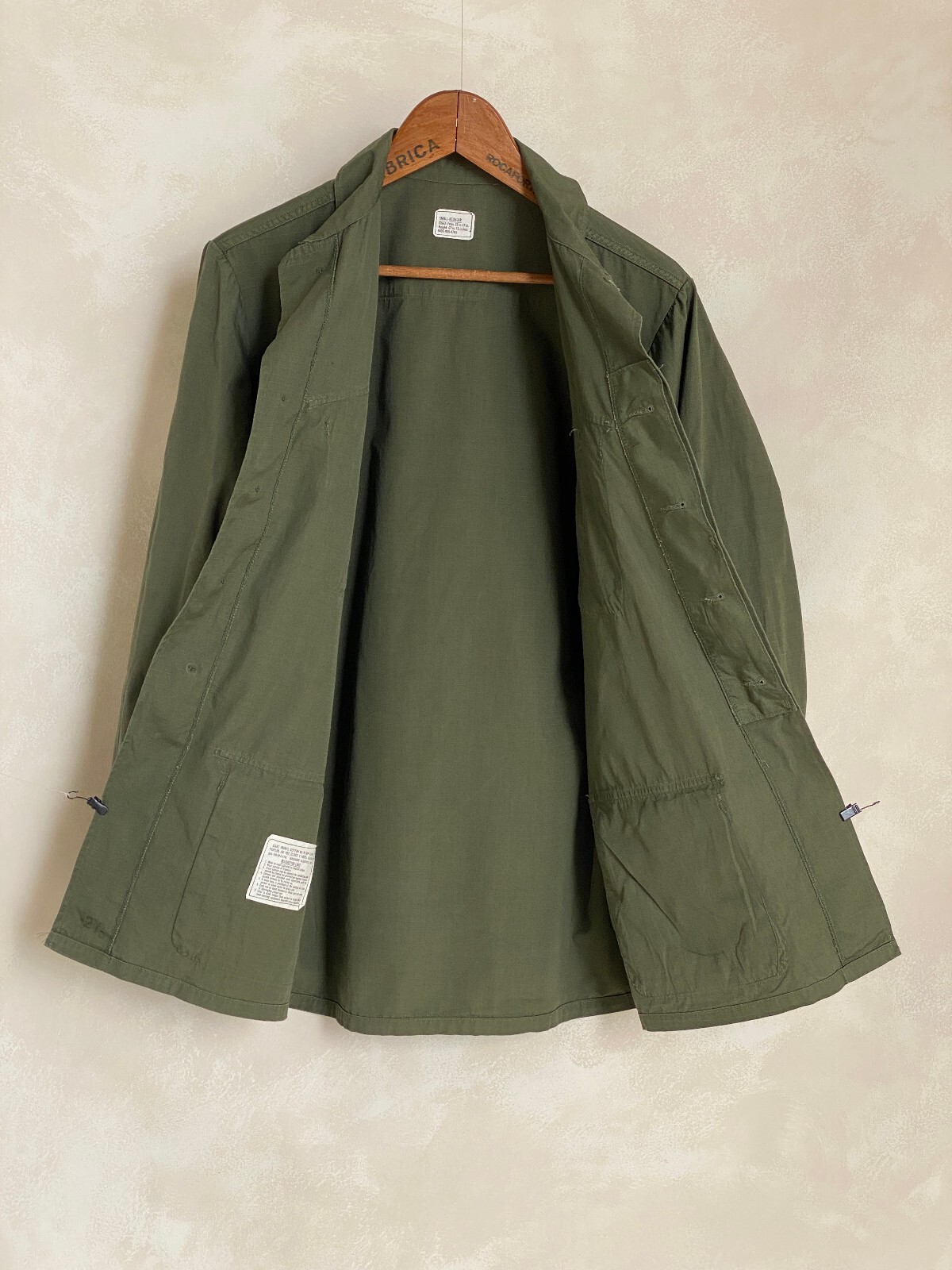 Small Reg. Authentic 1969 US Army vintage Vietnam jungle jacket.