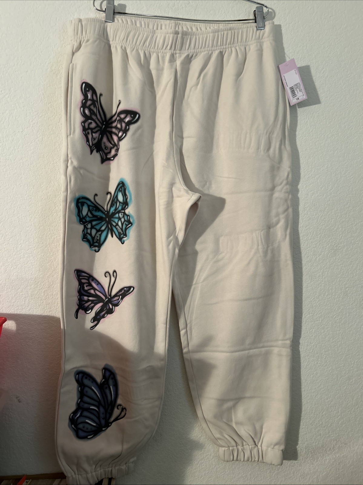 Women’s Light Beige Butterfly 1X Sweat Pants NWT Wild Fable