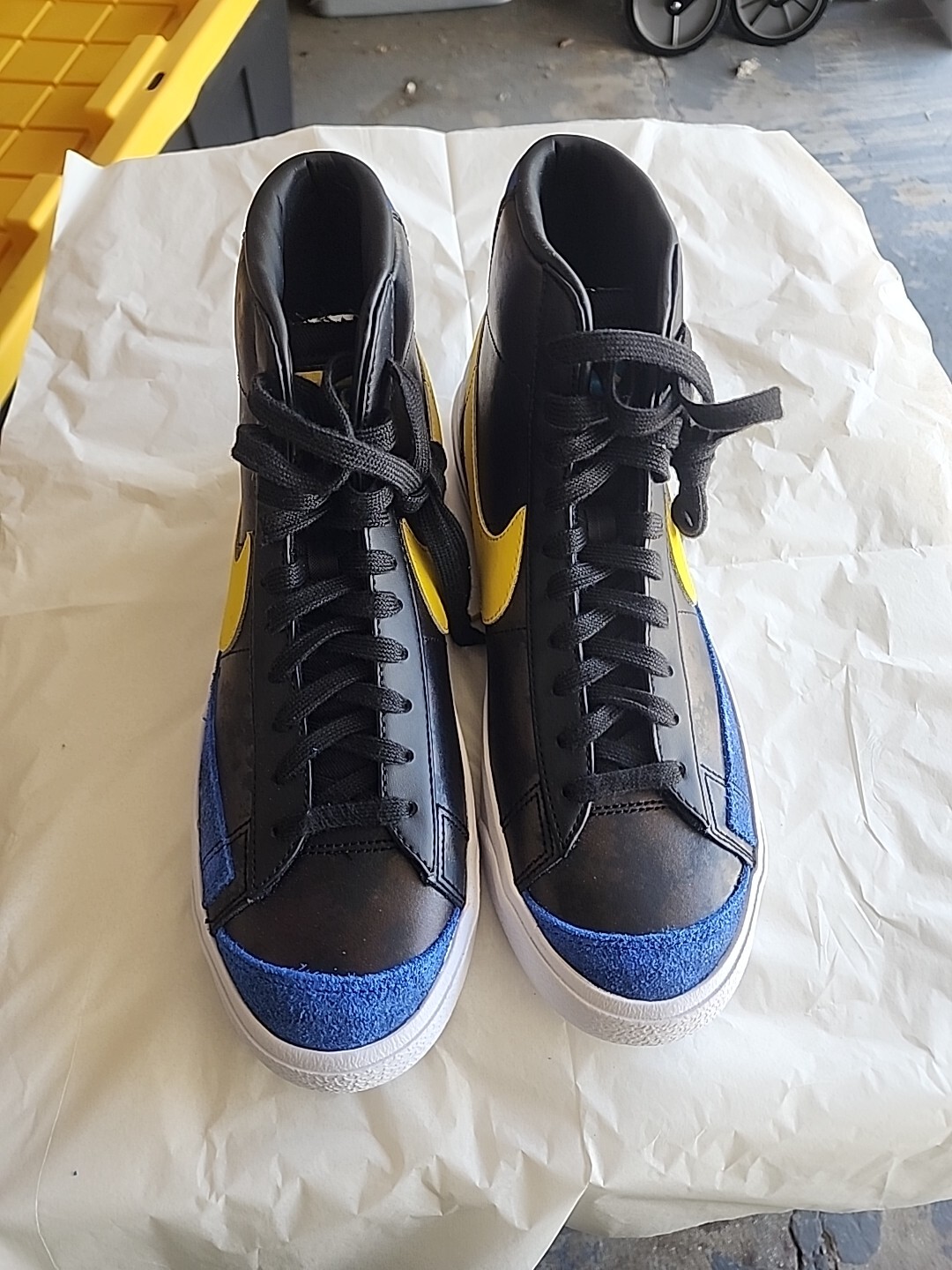 Nike Mens Blazer Mid 77 Vintage Shoes Black Yellow Blue Sz 10 DC1414-001