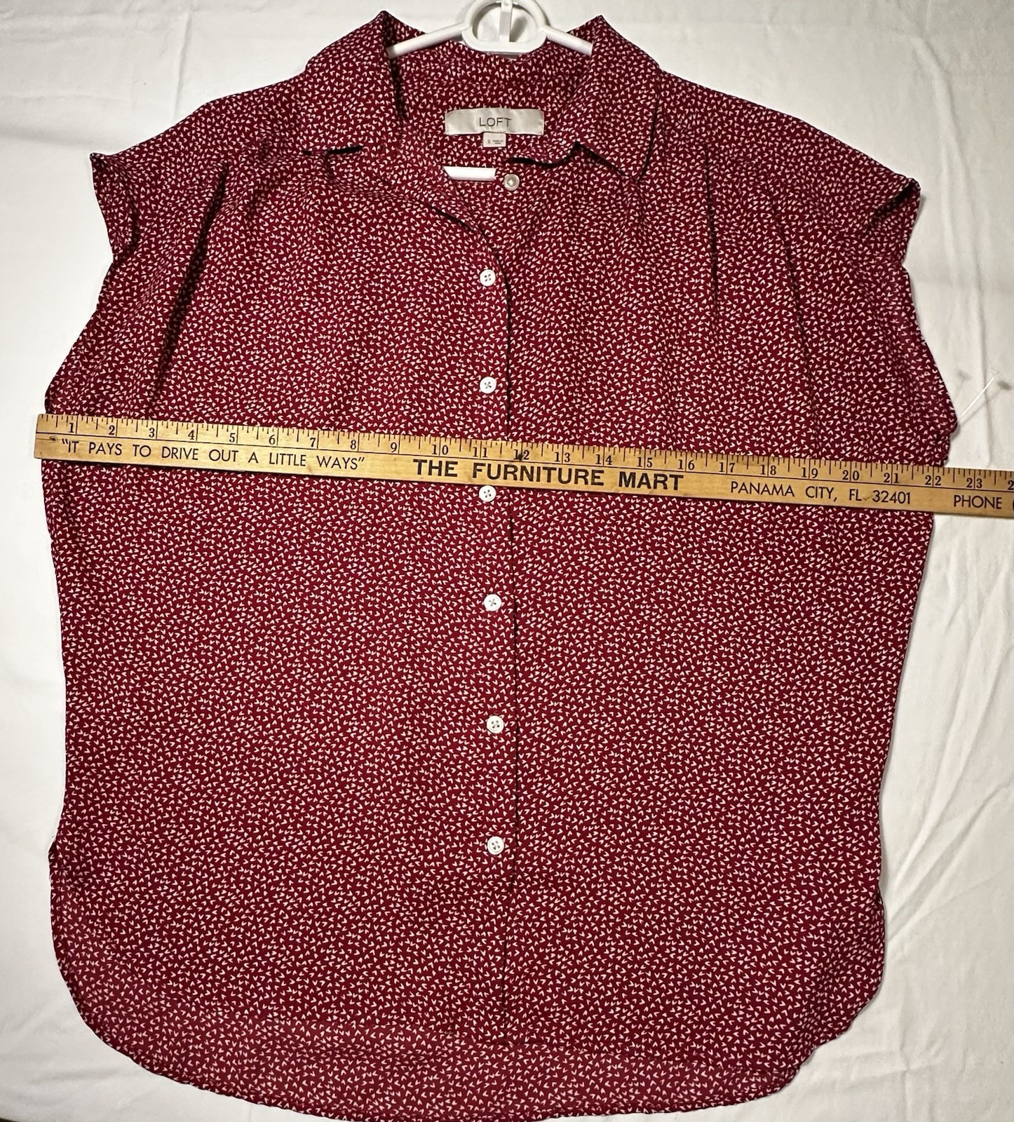 Women’s Loft collared Short Sleeve Burgundy Button Up Print Blouse Small