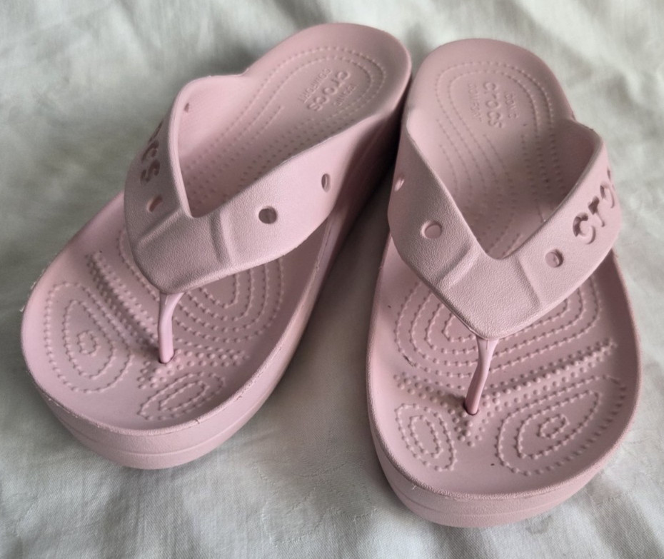 Crocs Womens Baya Flip Flop Platform Sandals W7 Petal Pink Iconic Comfort