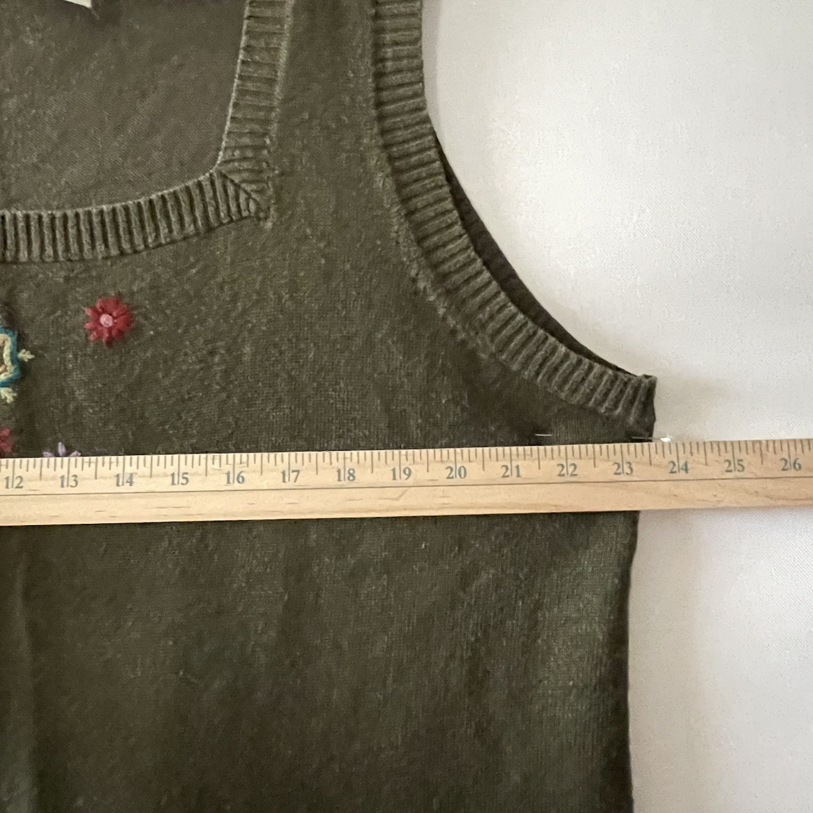 Y2K White Stag Women’s Green Embroidered Knit Tank Top Size 22W/24W-(C)