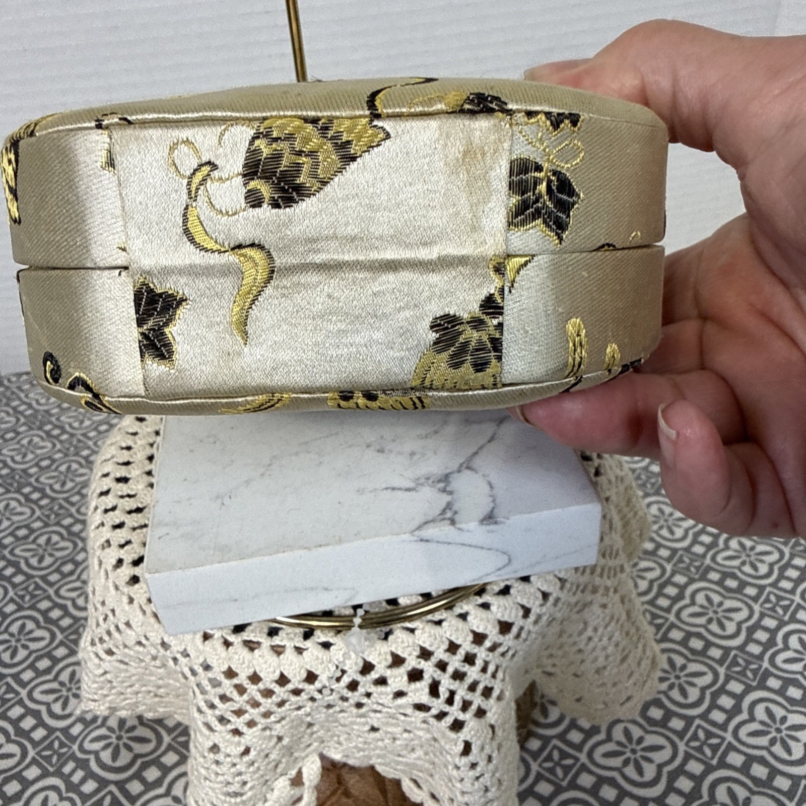 Vintage Embroidered Cream Silk Box Evening Bag, Rare Fashion Gift. See Pictures.