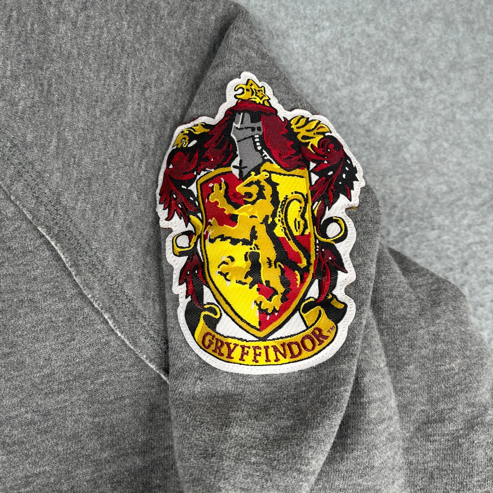 Wizarding World Harry Potter Gryffindor Sweatshirt Medium Grey Sweater Pullover