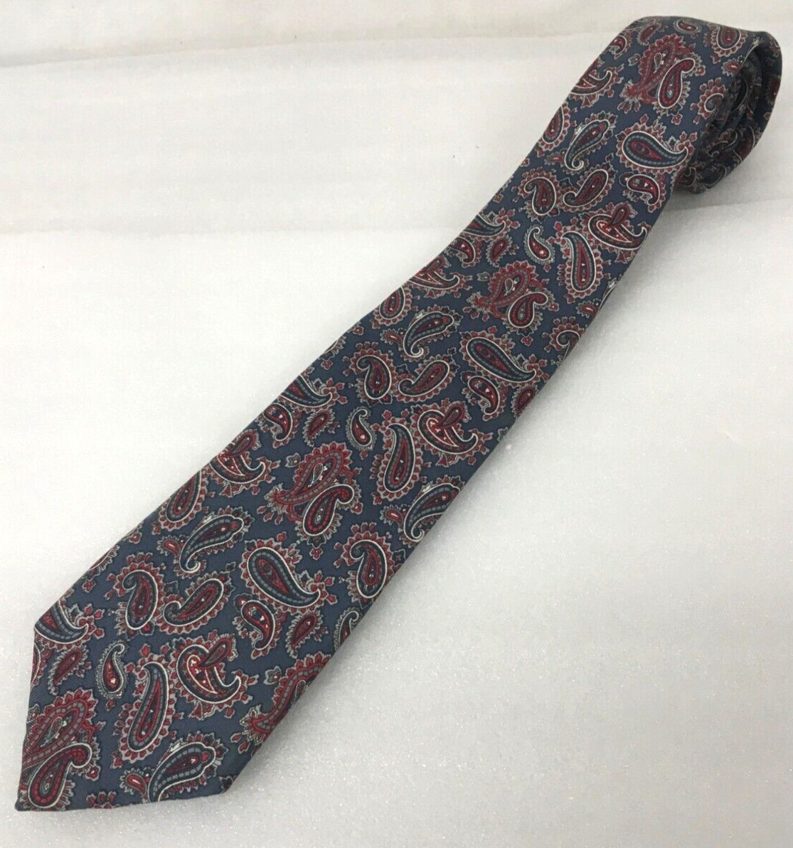 Wembley Silks Neck Tie Dark Blue Red White Paisley Silk 3.25 in Wide 57 in Long