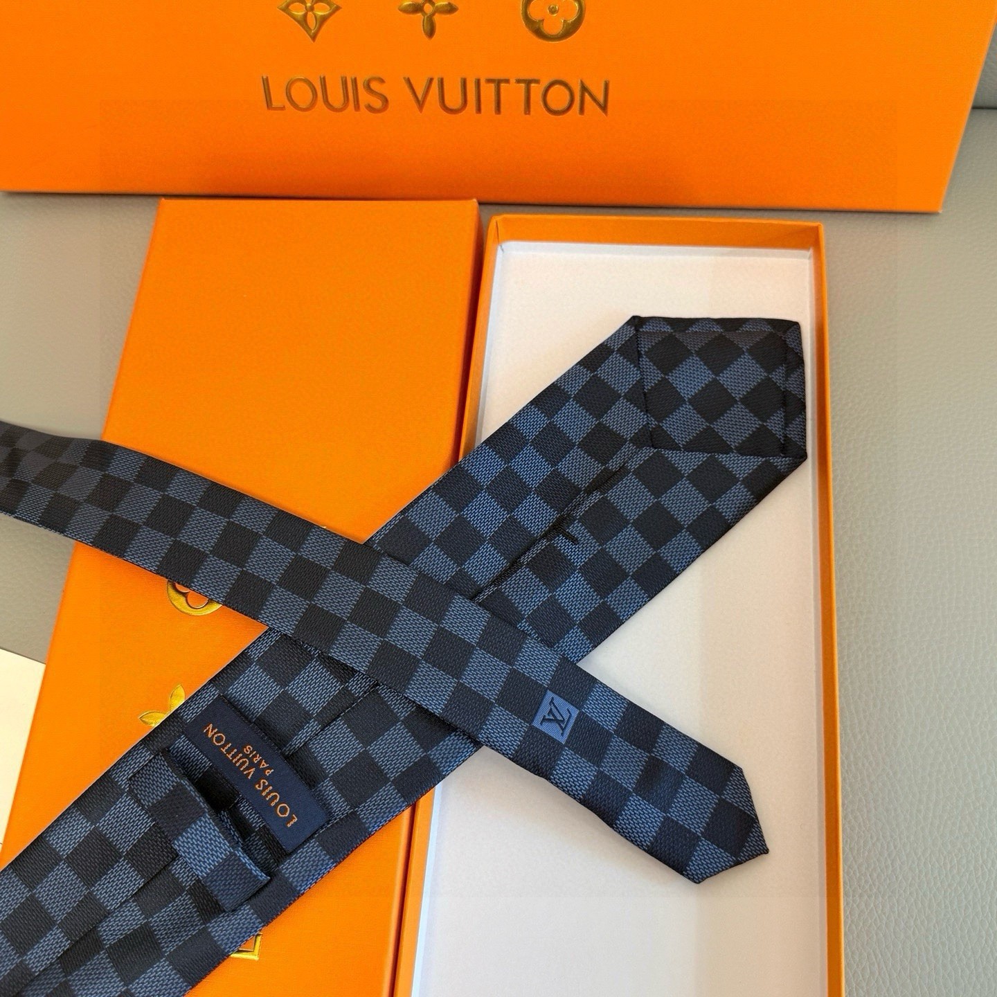Louis Vuitton Men’s Blue/Navy Silk Tie Damier Plaids & Checks Logo Accent
