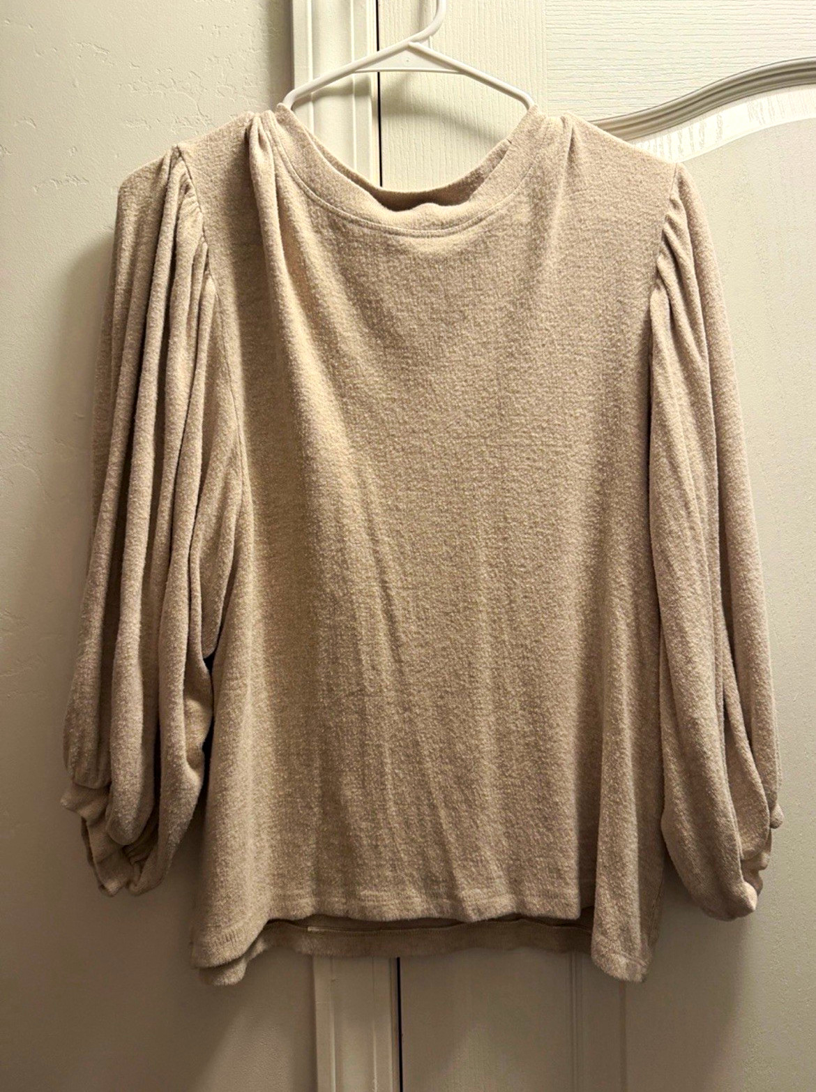 Magaschoni Women’s M Beige Solid Knit Crew Neck Puff Long Sleeve Pullover